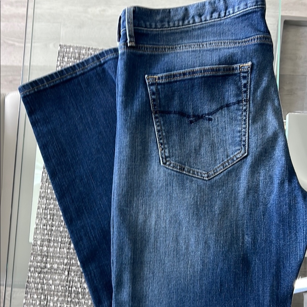 Blue Straight Leg Jeans with Authentic Wash